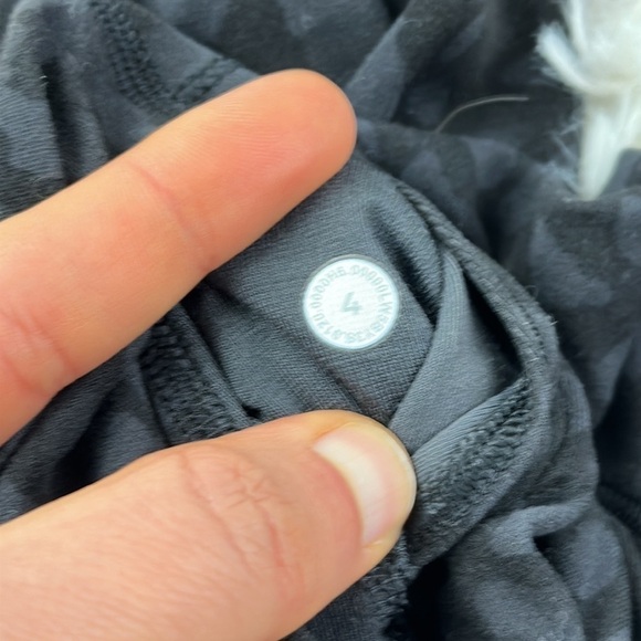 Lululemon Align Pant II 25" Wild Thing Camo Deep Coal Multi - Picture 5 of 6